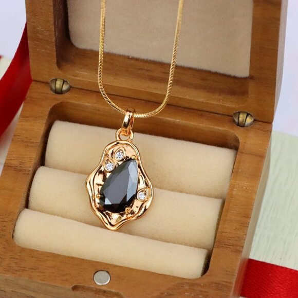 "Chic Black Teardrop Pendant in Gold Frame, XPPT1735 - Picture 2 of 13